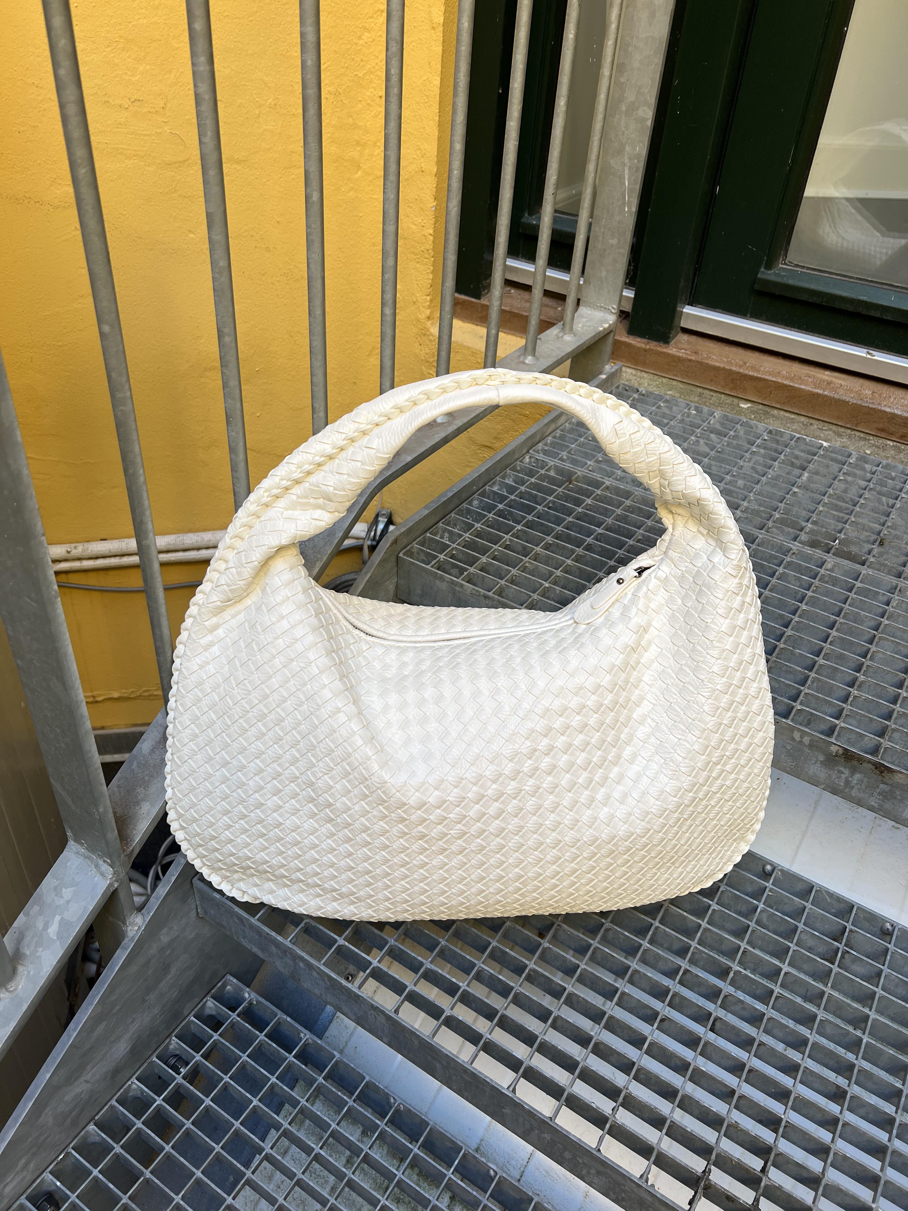 Niya Musthave Bag - White