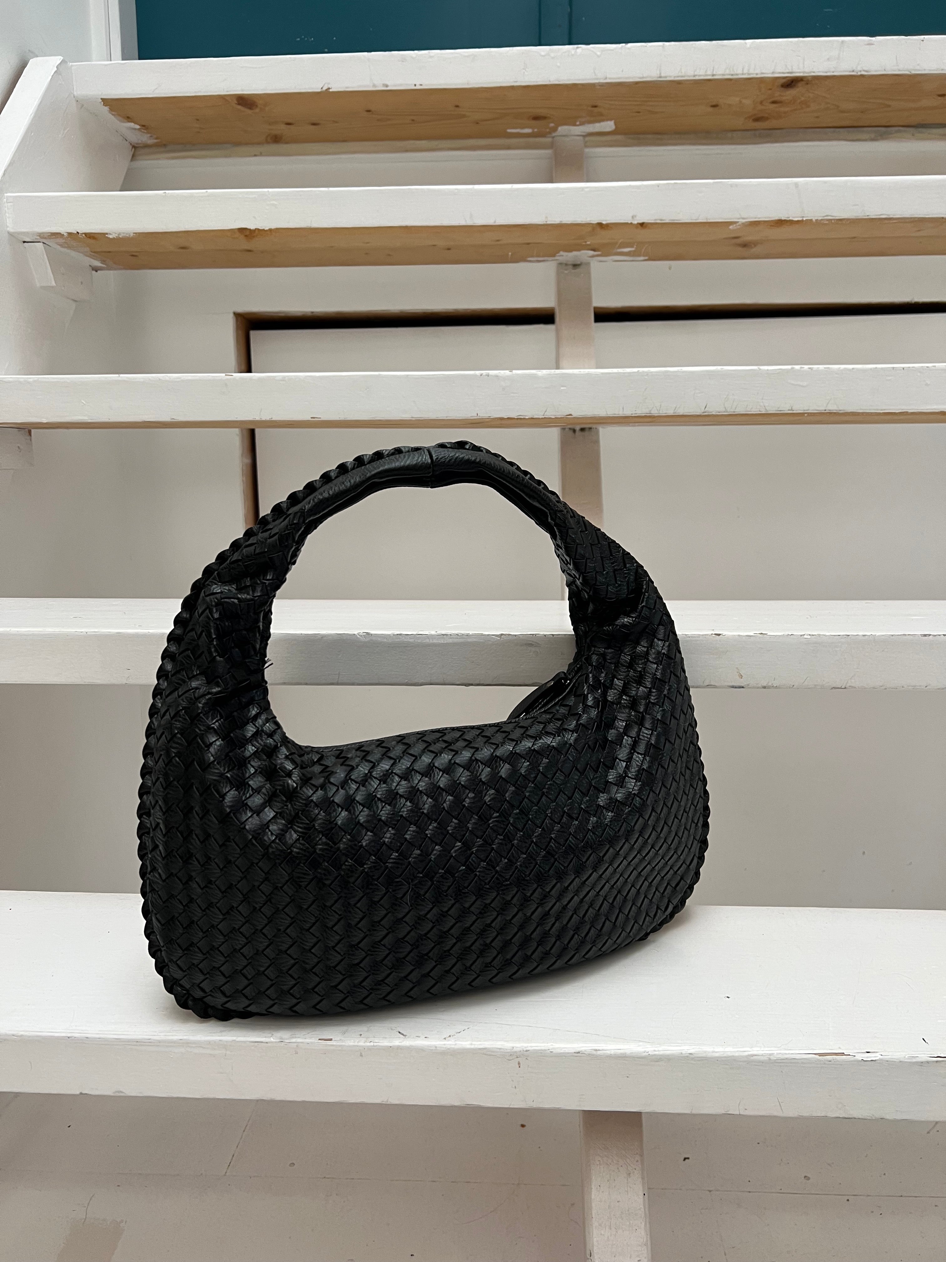 Niya Musthave Bag - Black